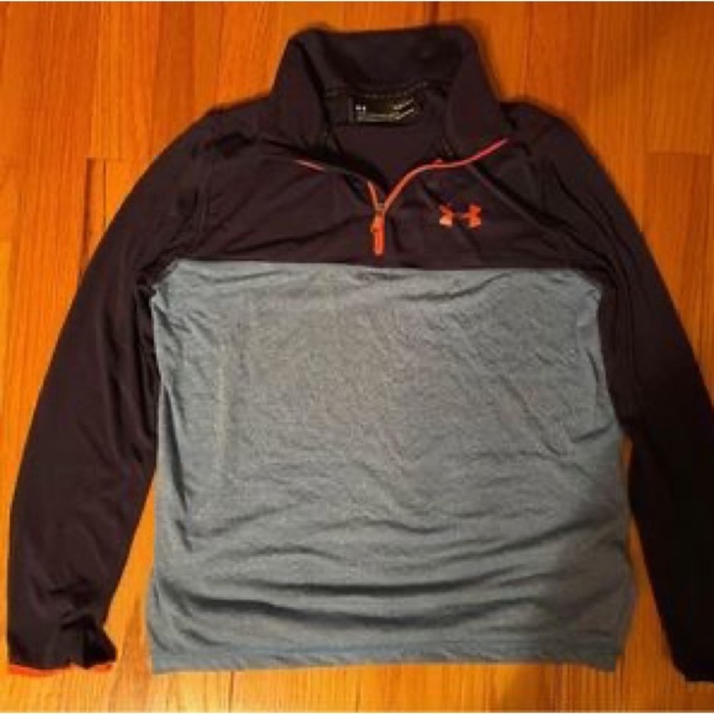 Boys Under Armour Large Top